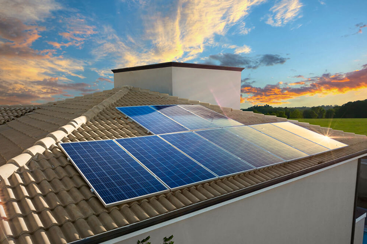 Energia solar em Carapicuíba, Santana de Parnaíba e Barueri: eficiência, conforto e valorização para imóveis de alto padrão